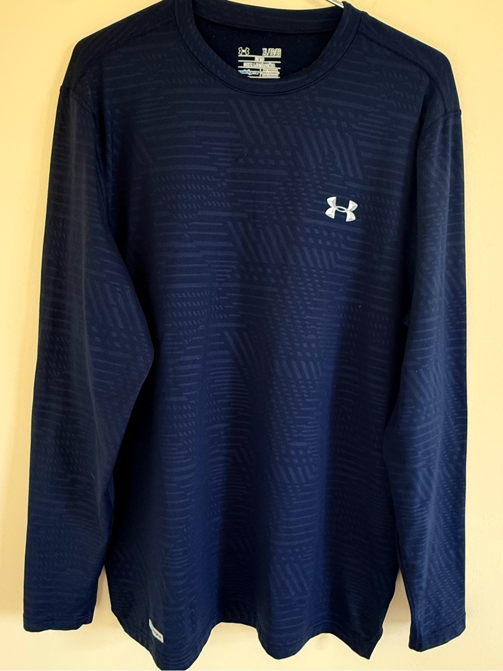 Under Armour Men’s Navy Long Sleeve Performance Tee with Subtle Texture